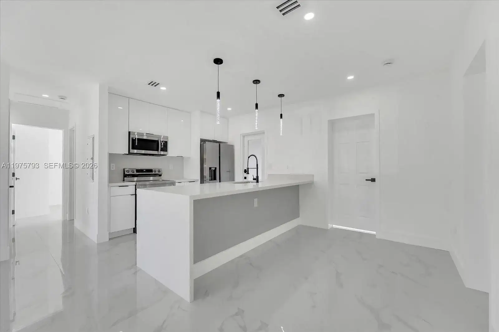 910 NW 133rd St, North Miami FL 33168 photo 5