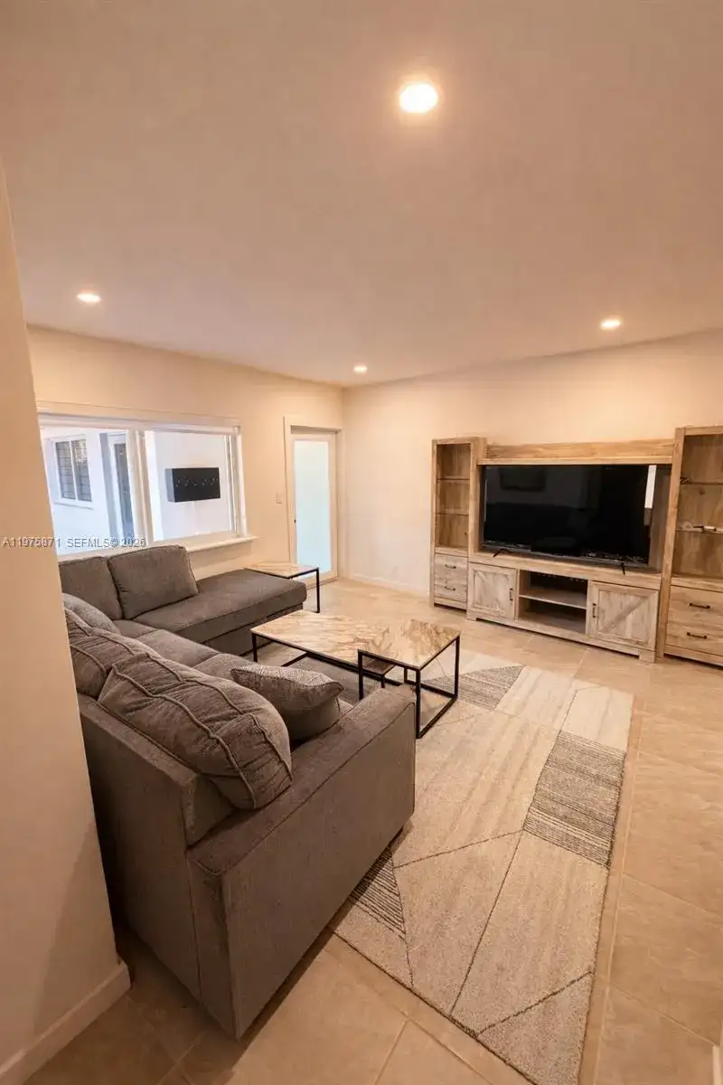 7800 NE 10th Ct # 2, Miami FL 33138 photo 3