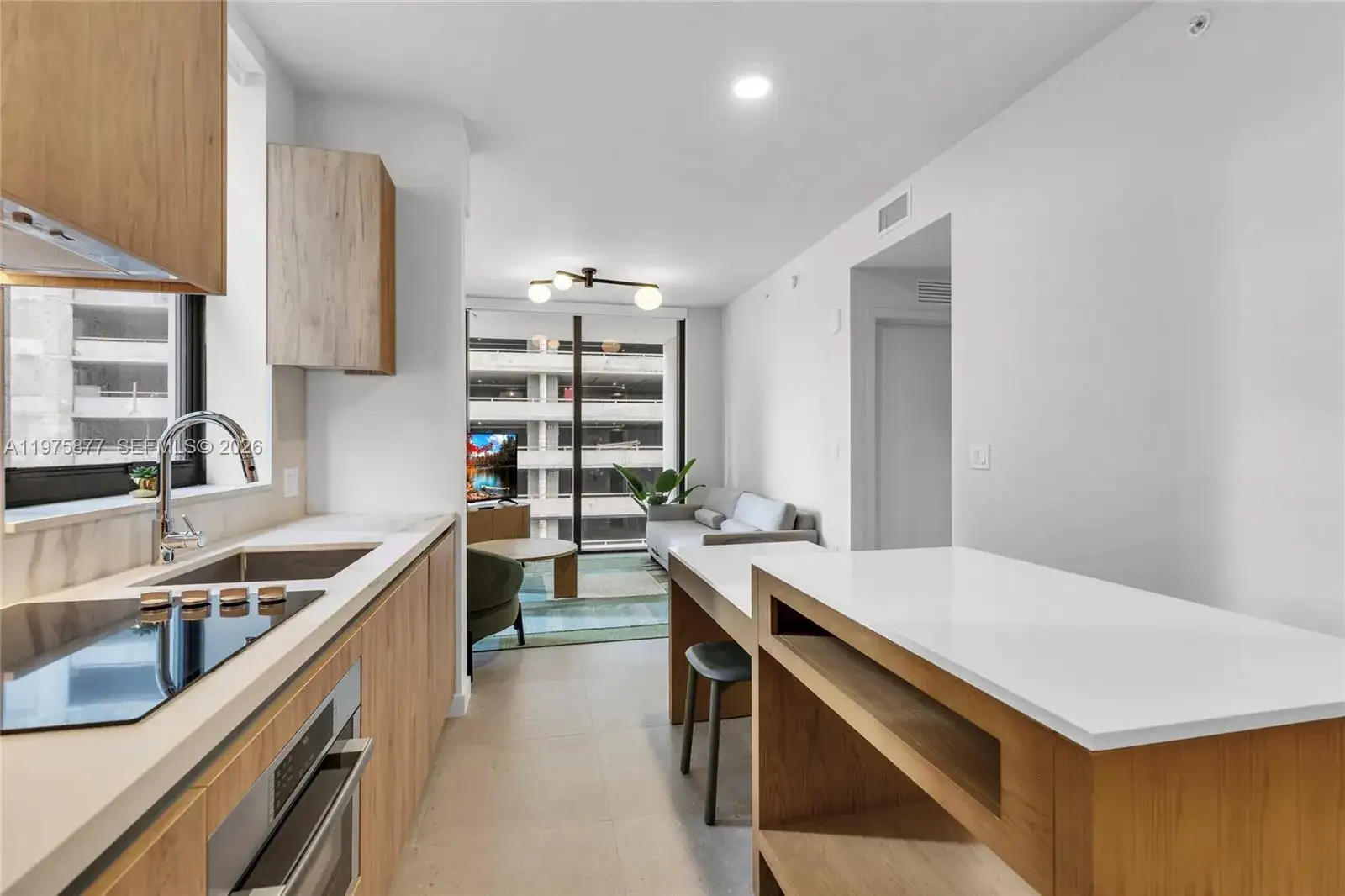 11 NE 6th St # 407, Miami FL 33132 photo 3