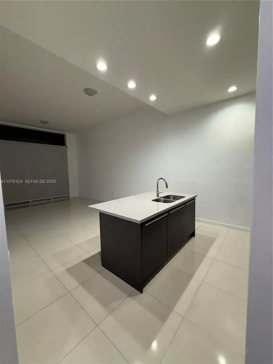 7661 NW 107th Ave # 813, Doral FL 33178 photo 4
