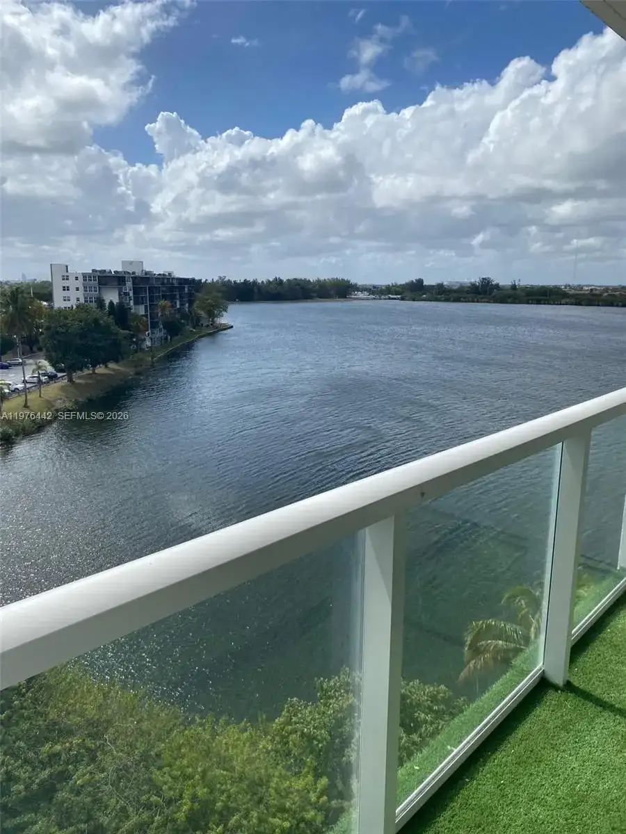 1301 NE Miami Gardens Dr # 701W, Miami FL 33179 photo 3