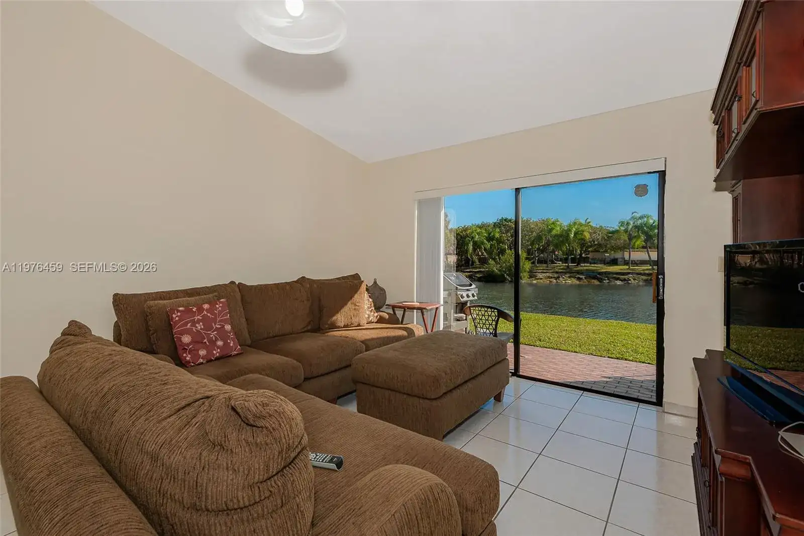 840 SW 120th Way, Davie FL 33325 photo 4