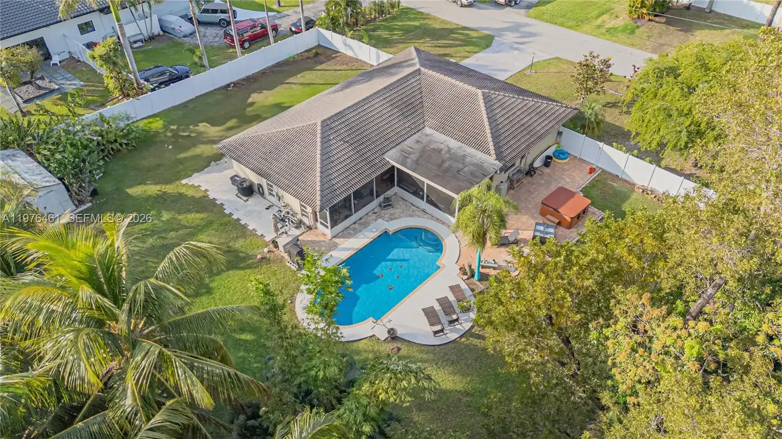 11400 Tara Dr, Plantation FL 33325 photo 5