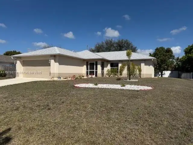 1205 SW 29 Ter, Cape Coral FL 33914 photo 2