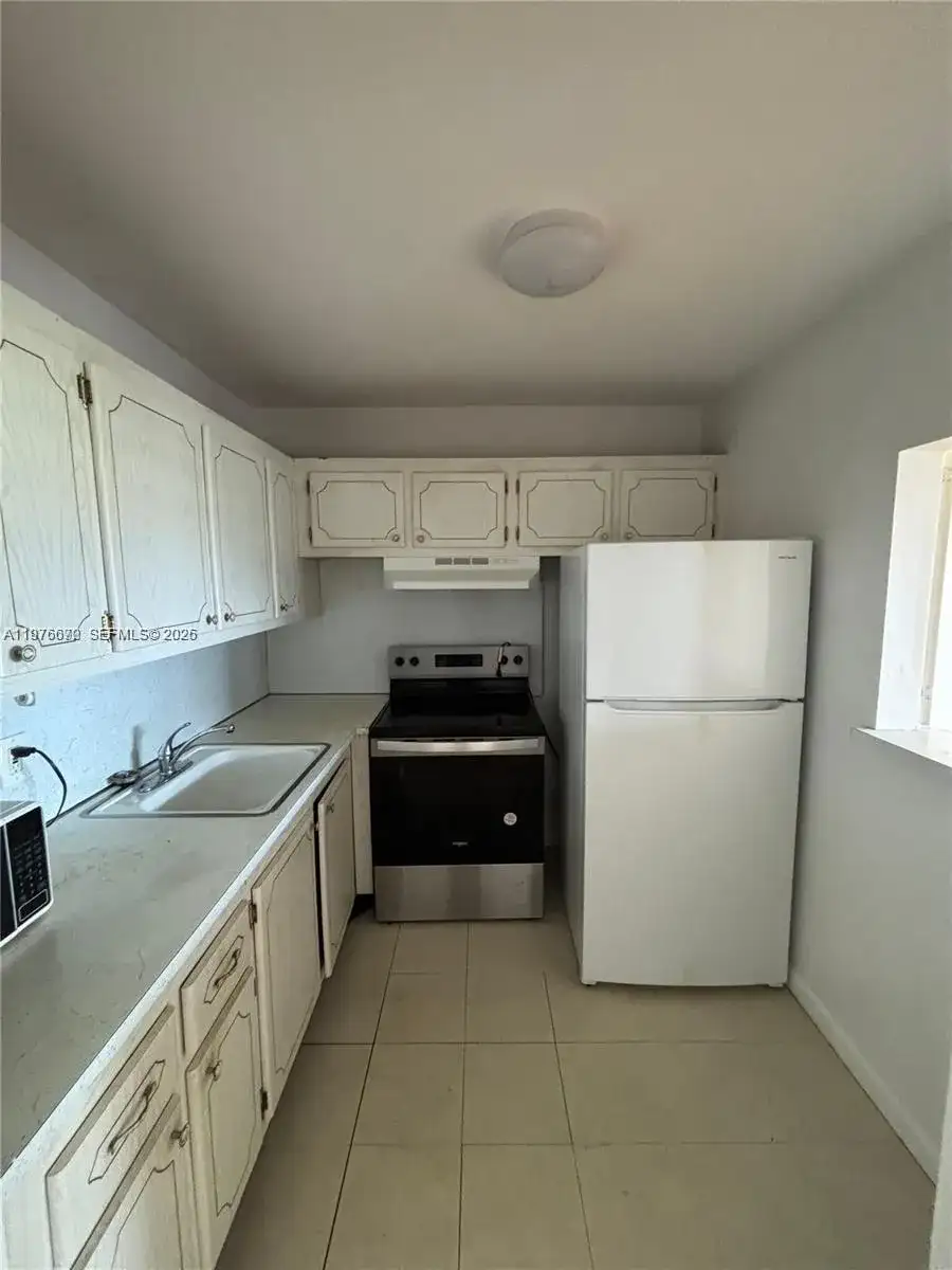 36 Windsor # B, West Palm Beach FL 33417 photo 4