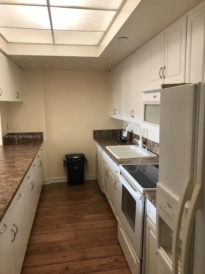9755 NW 52nd St # 421, Doral FL 33178 photo 2