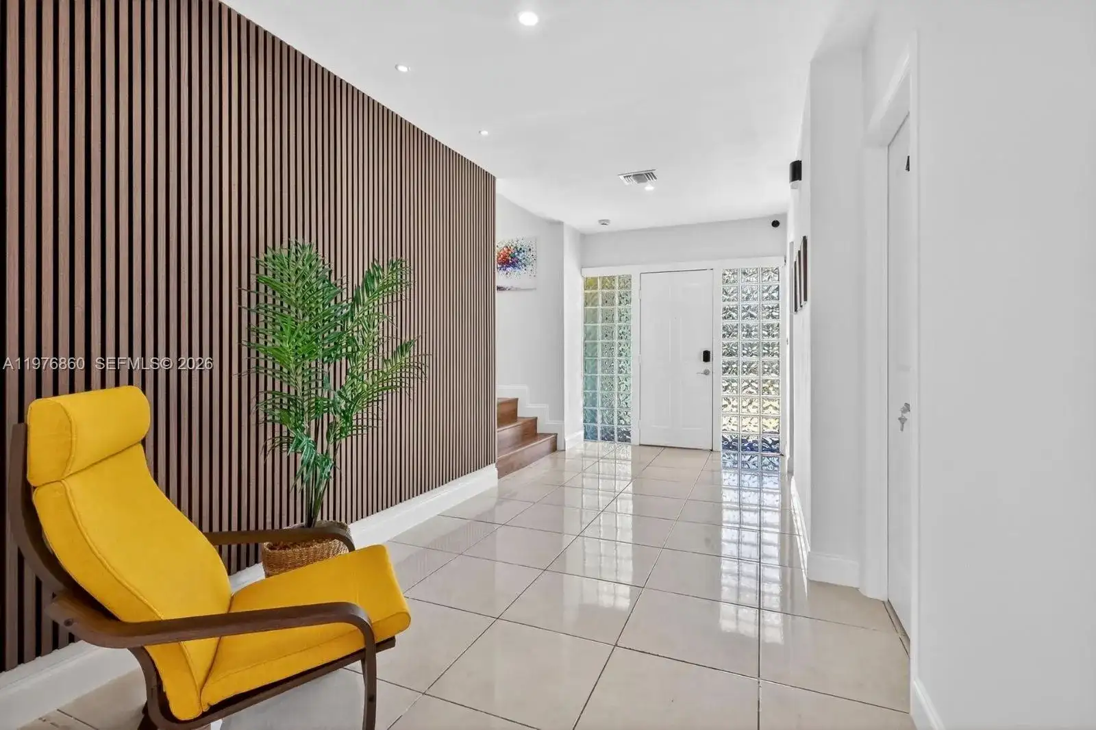 245 NE 175th St, North Miami Beach FL 33162 photo 2