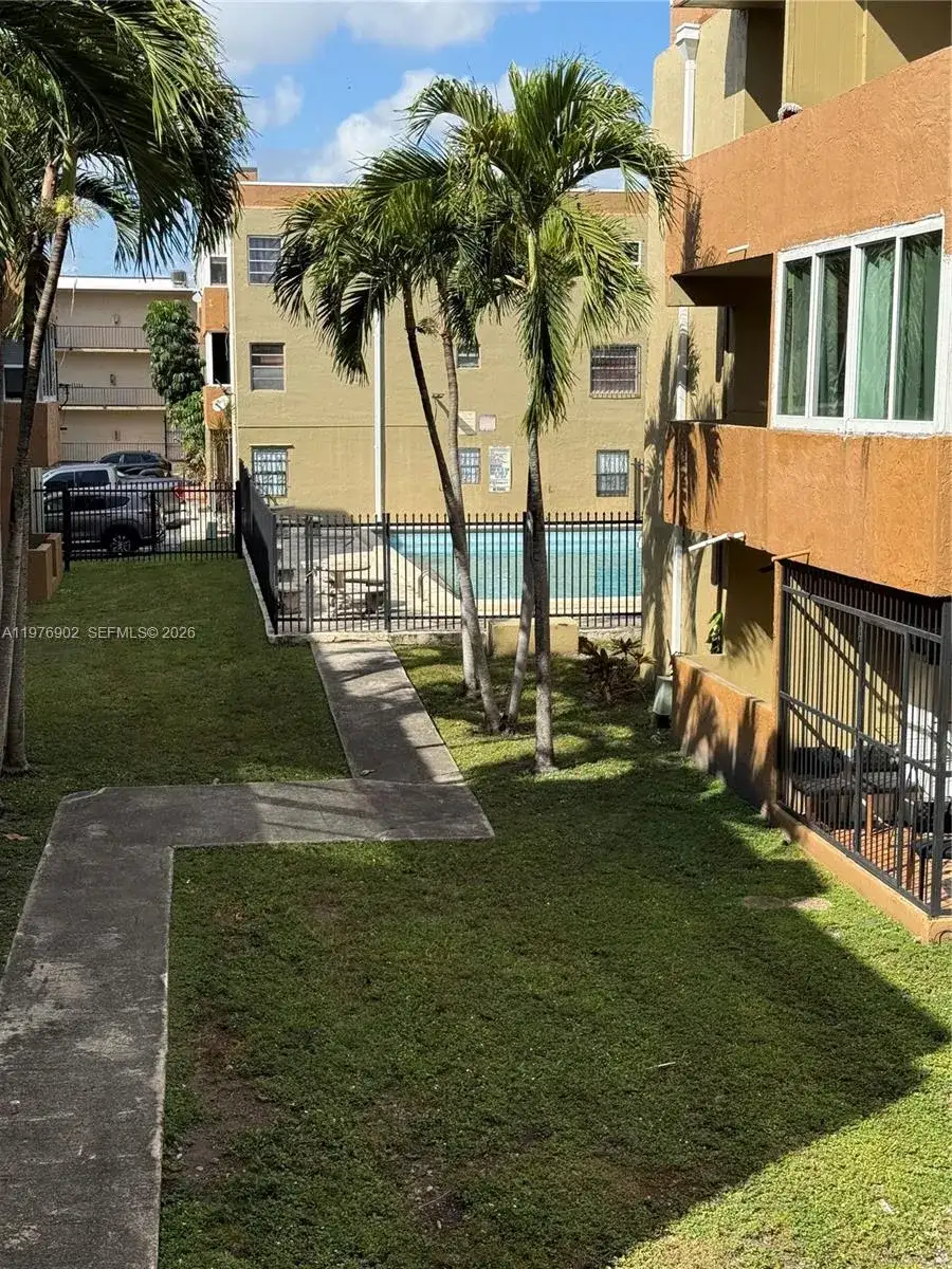 6070 W 18th Ave # 209, Hialeah FL 33012 photo 2