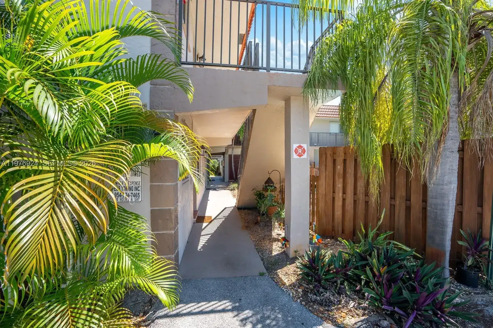 3050 NE 5th Ter # 8, Wilton Manors FL 33334 photo 2