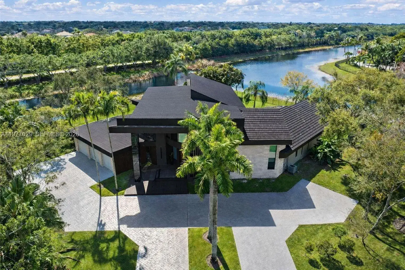 3560 Paddock Rd, Weston FL 33331 photo 2