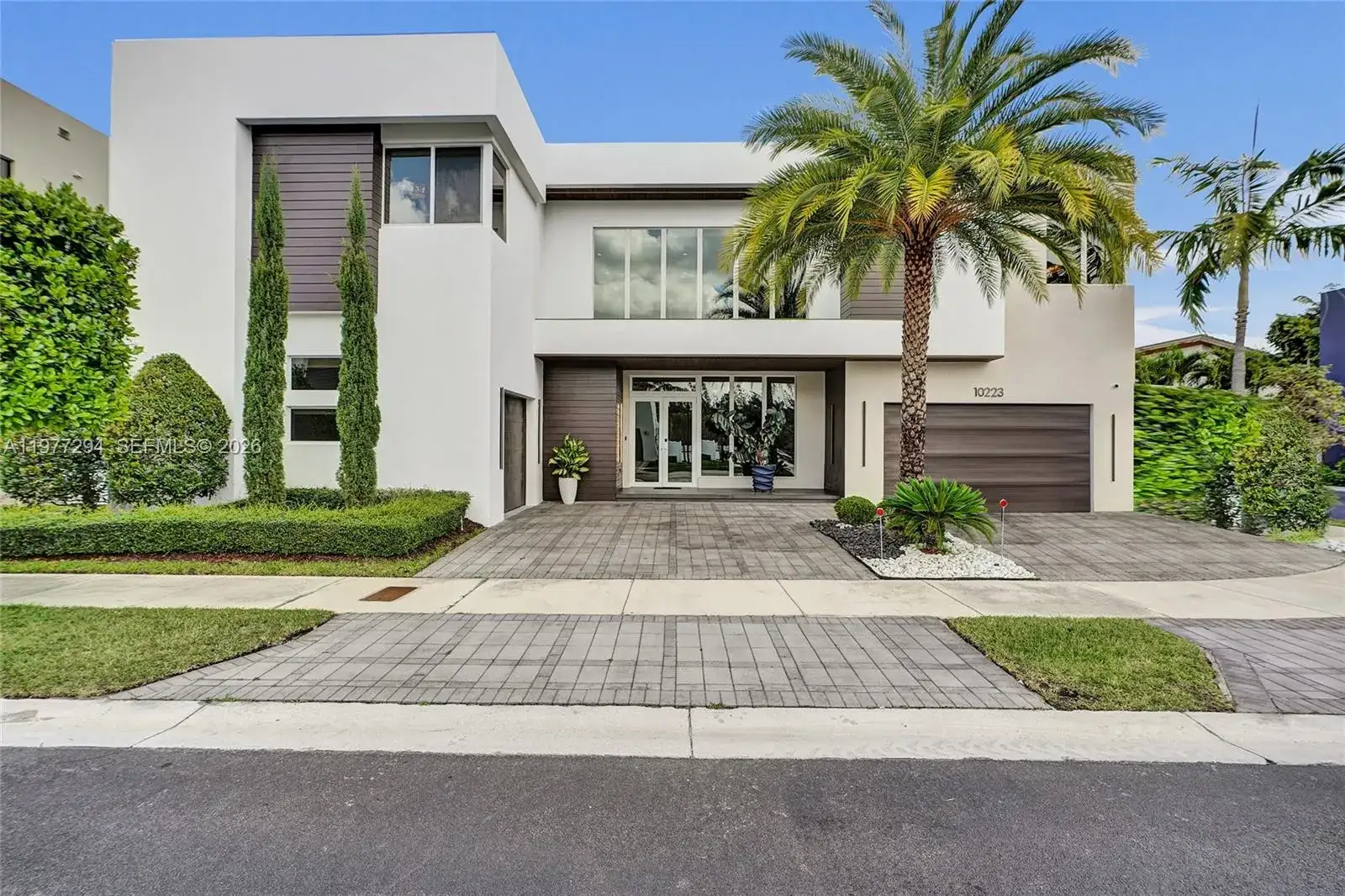 10223 NW 75th Ter, Doral FL 33178 photo 3