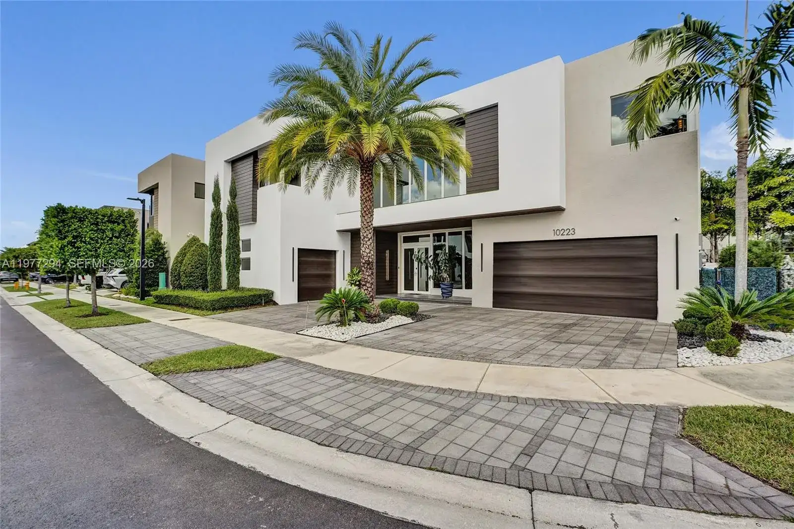 10223 NW 75th Ter, Doral FL 33178 photo 5