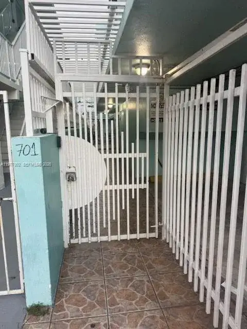 701 Collins Ave # 2B, Miami Beach FL 33139 photo 4