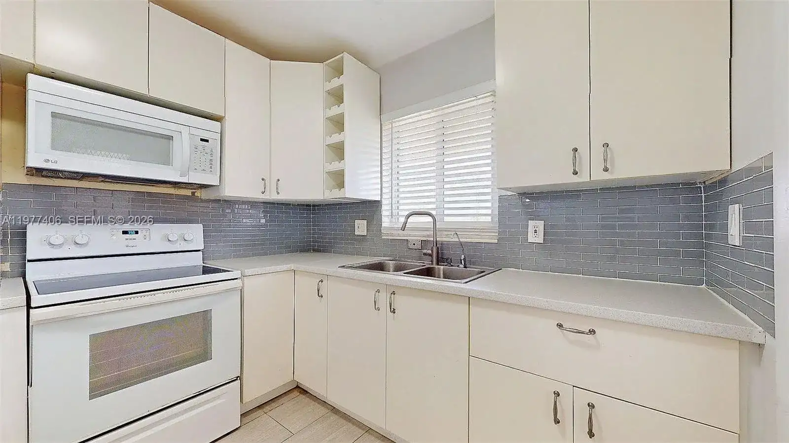 5300 Washington St # D303, Hollywood FL 33021 photo 4