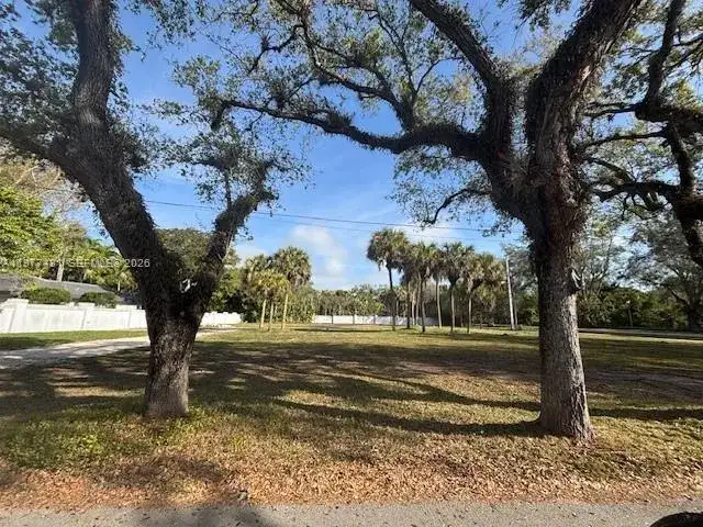9506 SW 57th Ave, Pinecrest FL 33156 photo 2