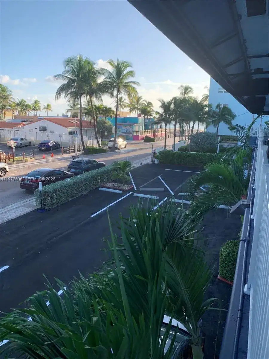 322 Taylor St # 2D, Hollywood FL 33019 photo 5