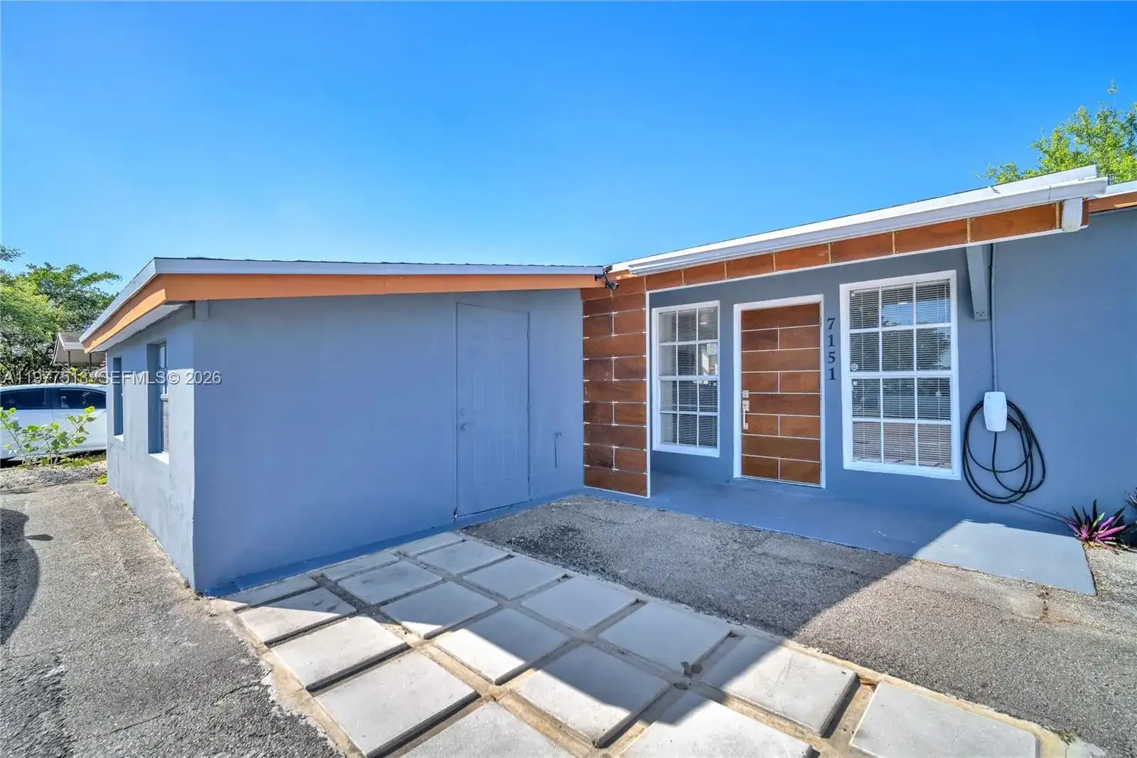 7151 Taft St, Hollywood FL 33024 photo 3