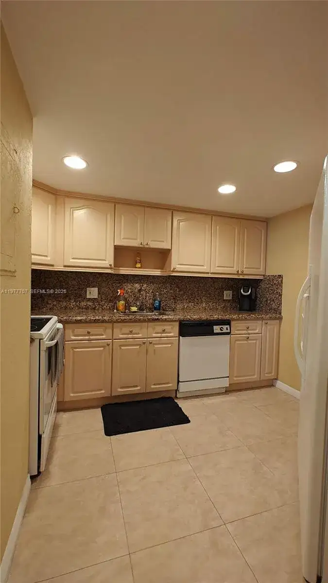 825 Brickell Bay Dr # 841, Miami FL 33131 photo 4