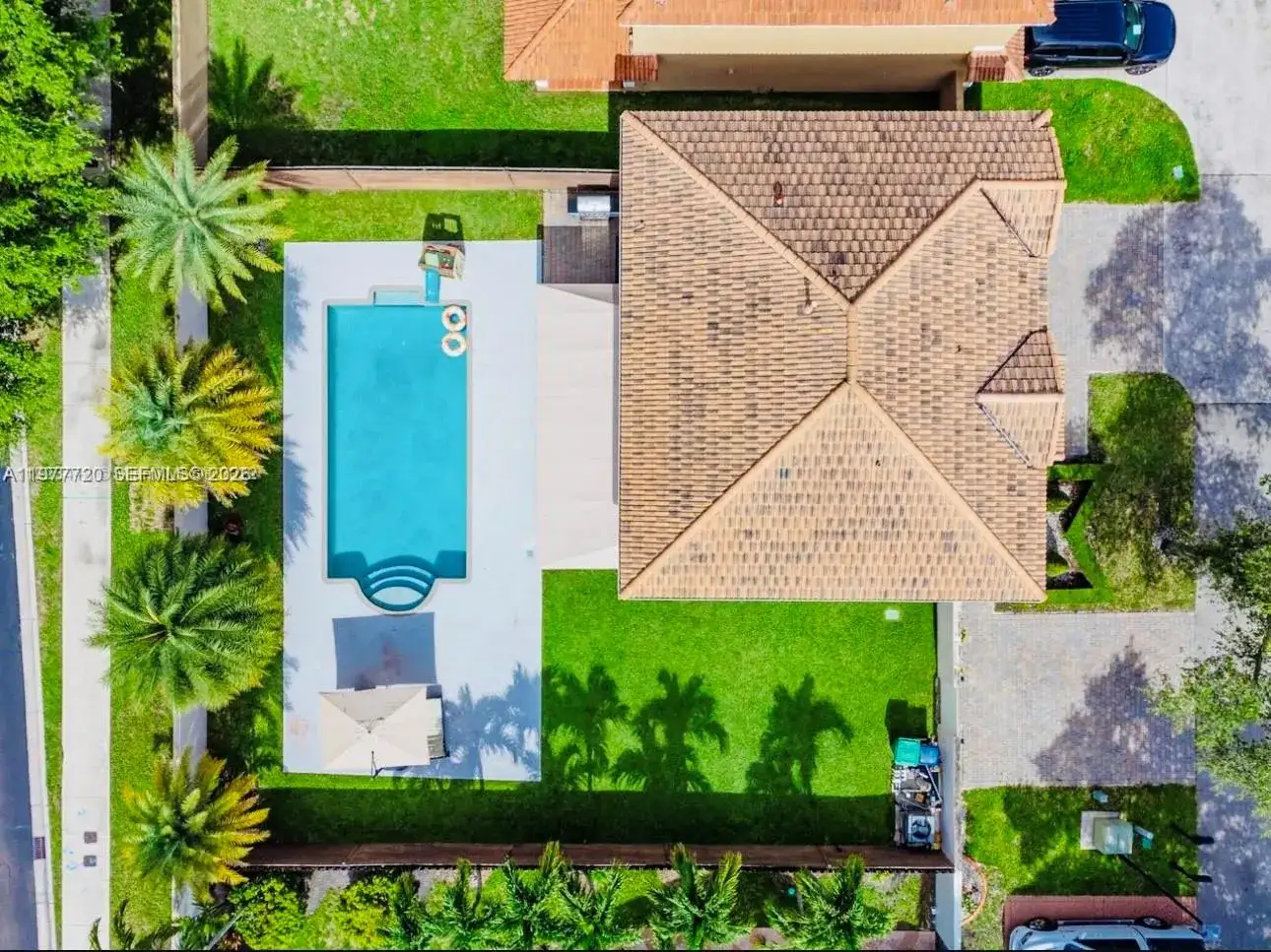 8826 NW 189th Ter, Hialeah FL 33018 photo 5