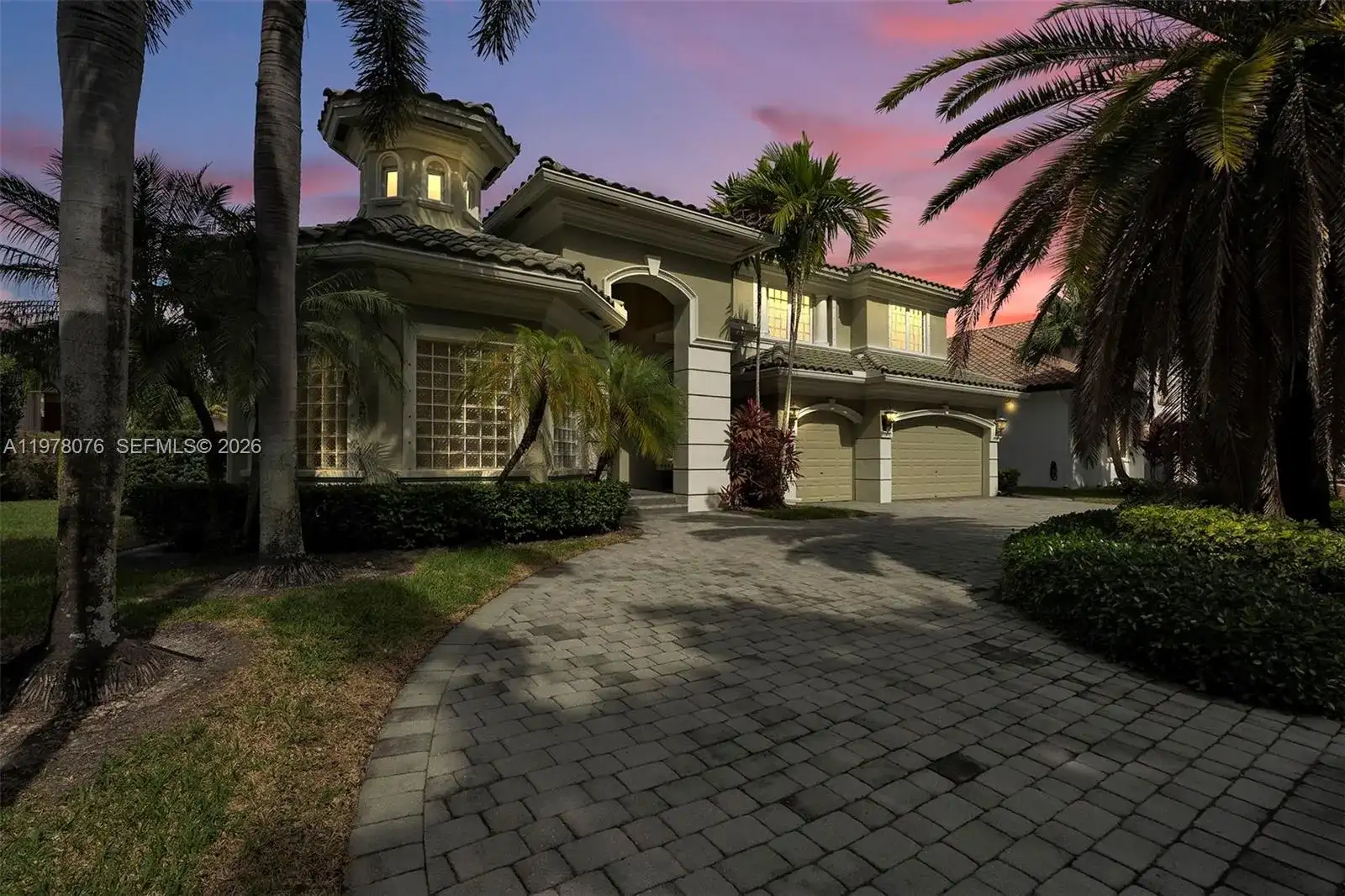 10221 Blue Palm St, Plantation FL 33324 photo 2