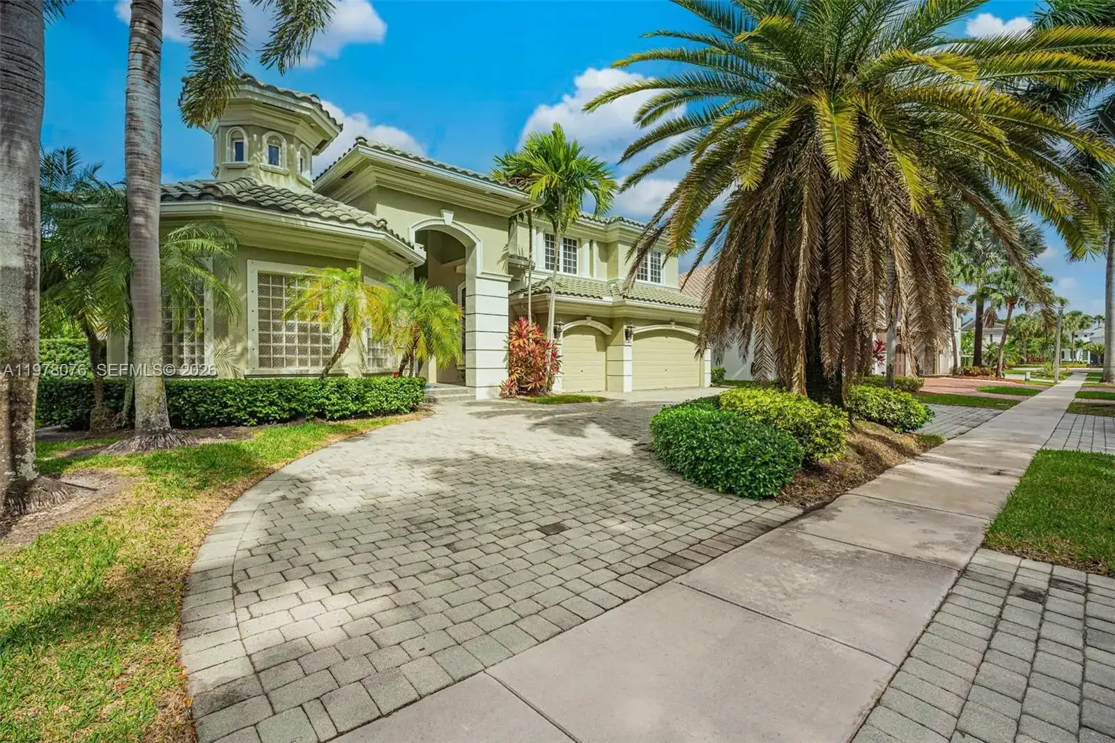 10221 Blue Palm St, Plantation FL 33324 photo 4