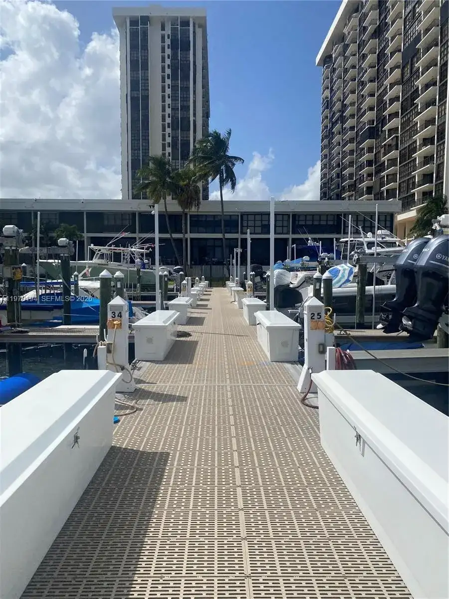 1901 Brickell Ave Slip 29A, Miami FL 33129 photo 5