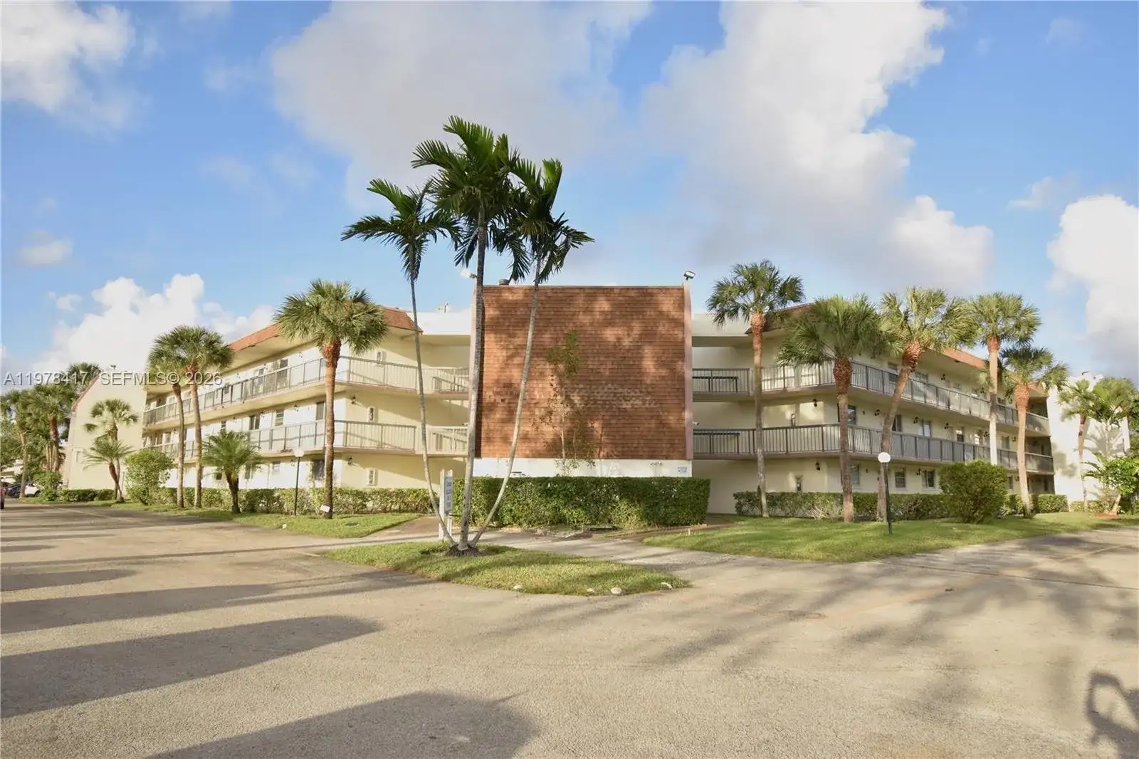 7500 NW 17th St # 102, Plantation FL 33313 photo 4