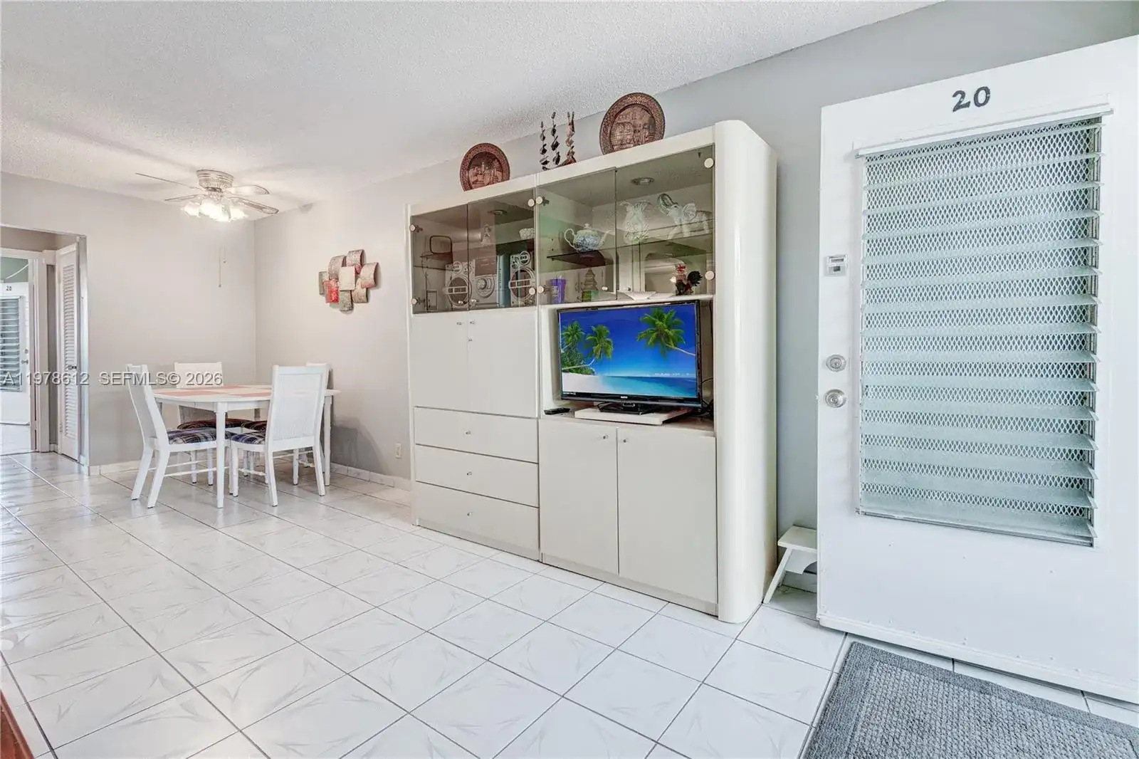 800 SW 10th Ter # 20T, Hallandale Beach FL 33009 photo 2