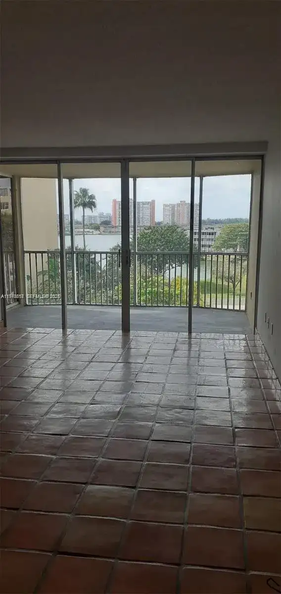 1750 NE 191st St # 3, Miami FL 33179 photo 3