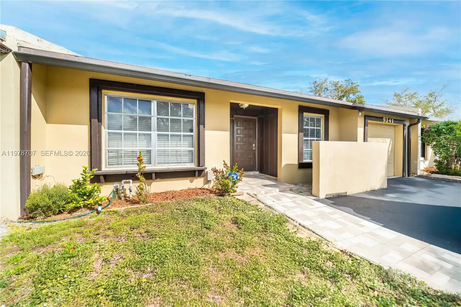 9341 E Fern Ln, Miramar FL 33025 photo 2