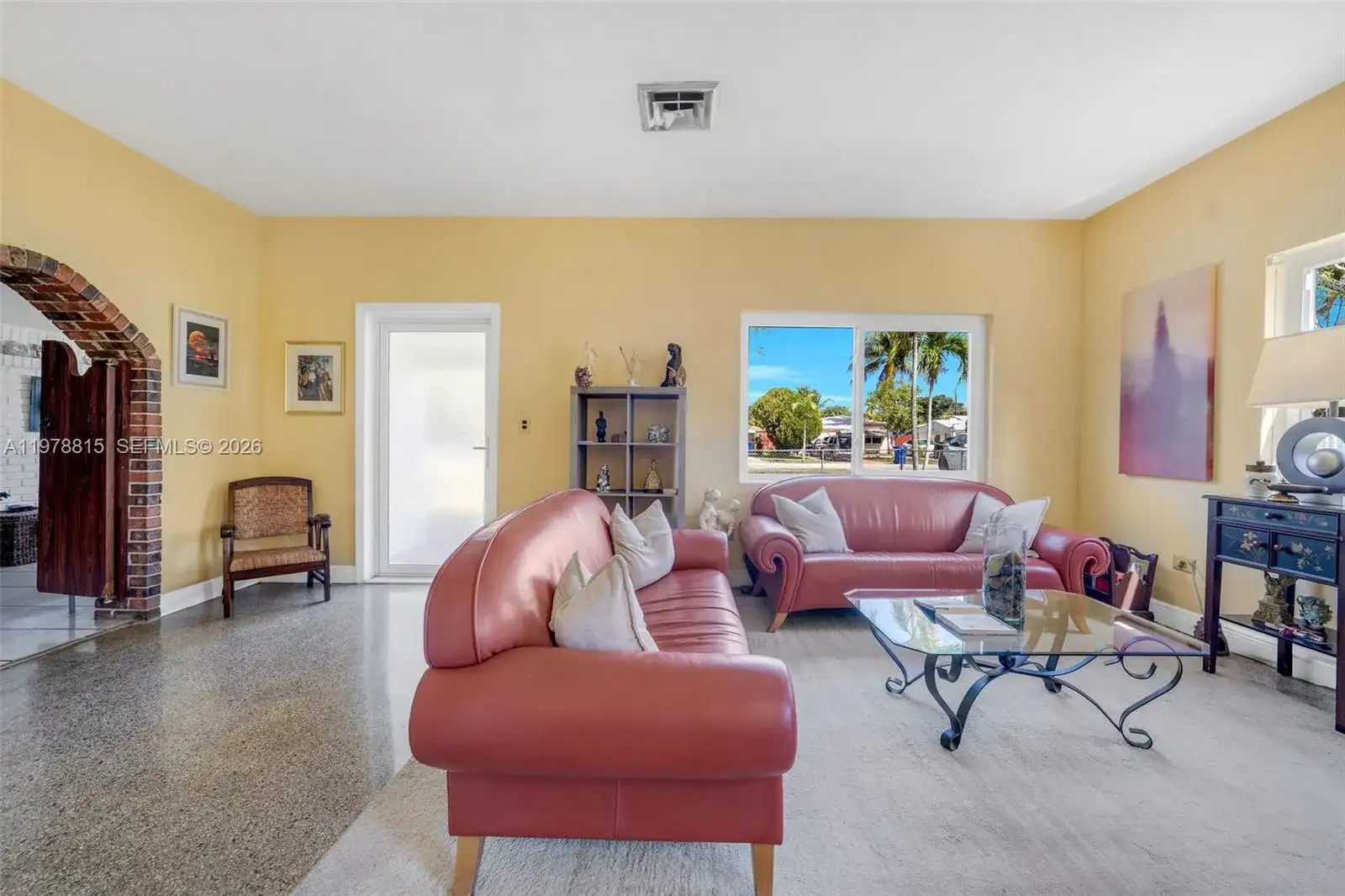 2048 NE 180th St, North Miami Beach FL 33162 photo 2