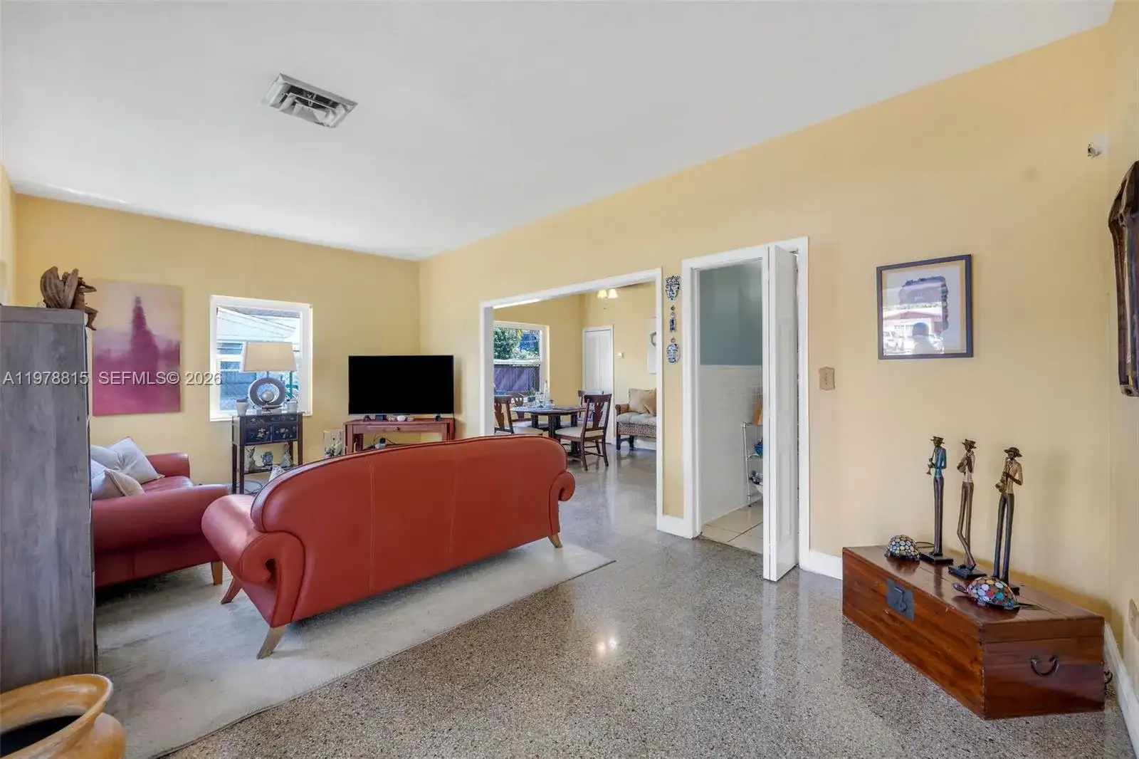 2048 NE 180th St, North Miami Beach FL 33162 photo 5