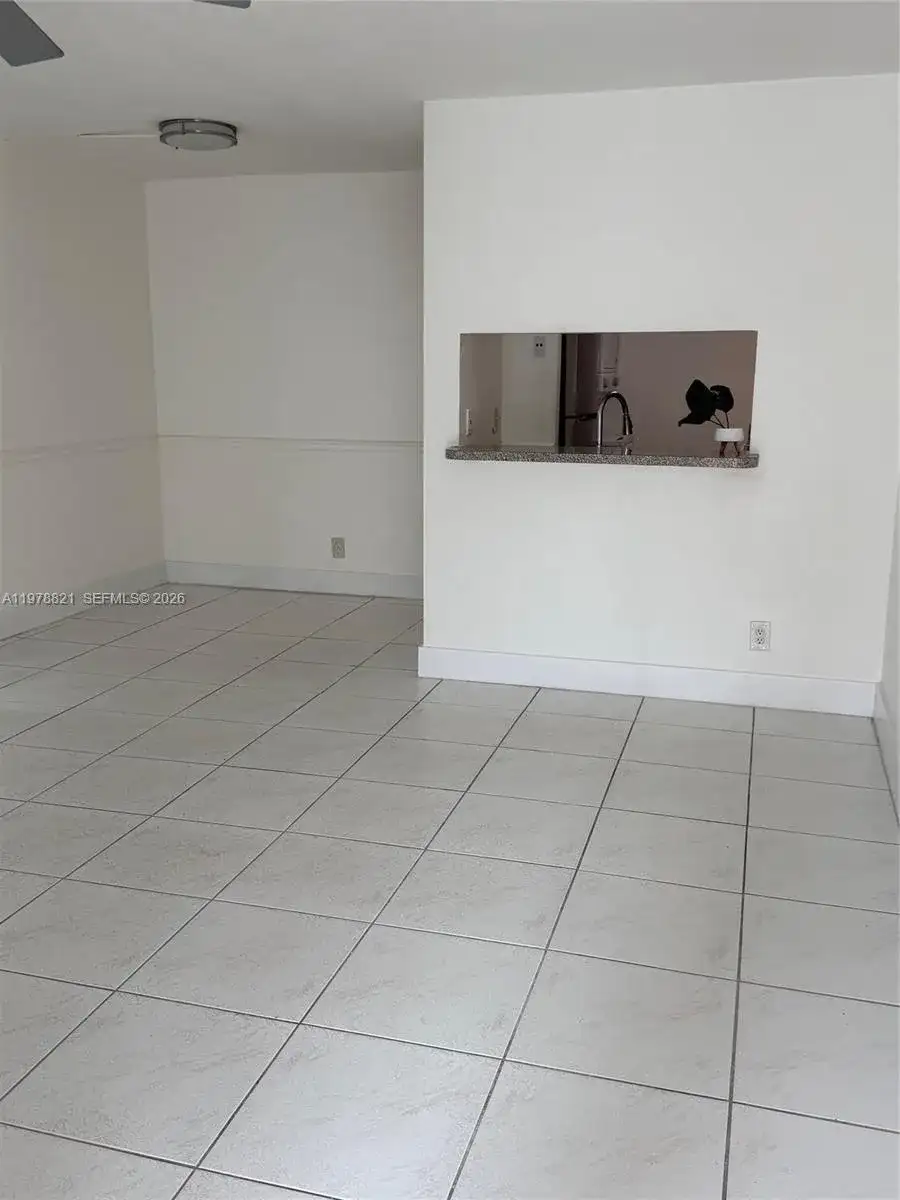 1001 Twin lakes Dr. # D, Coral Springs FL 33071 photo 4
