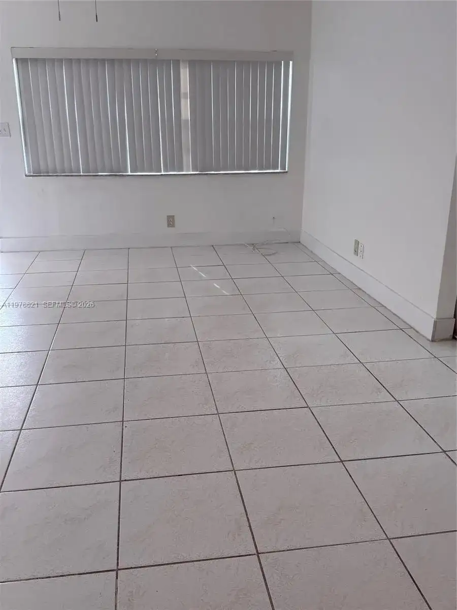 1001 Twin lakes Dr. # D, Coral Springs FL 33071 photo 5