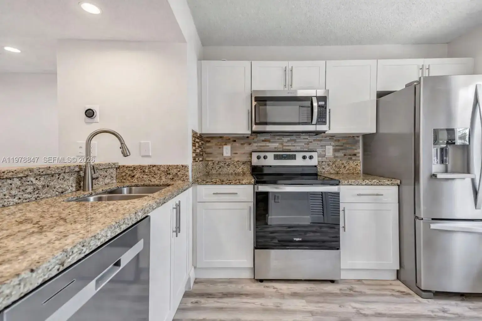 126 Riviera Cir, Weston FL 33326 photo 4