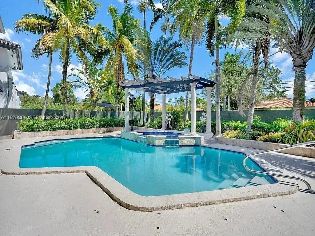 15945 NW 82nd Ct, Miami Lakes FL 33016 photo 5