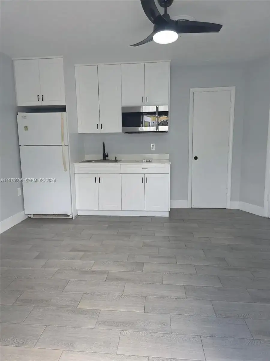 9321 SW 26th St # 1, Miami FL 33165 photo 5