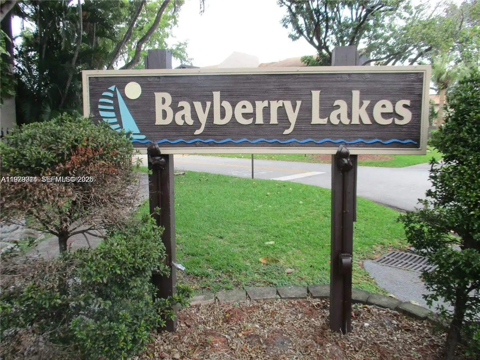 1760 Bayberry Dr, Pembroke Pines FL 33024 photo 2