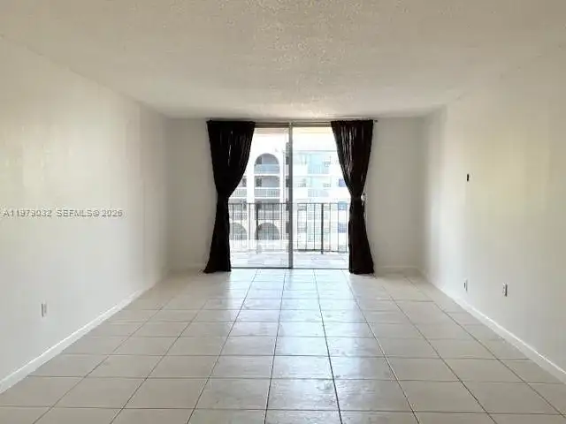 9360 Fontainebleau Blvd # 406, Miami FL 33172 photo 3
