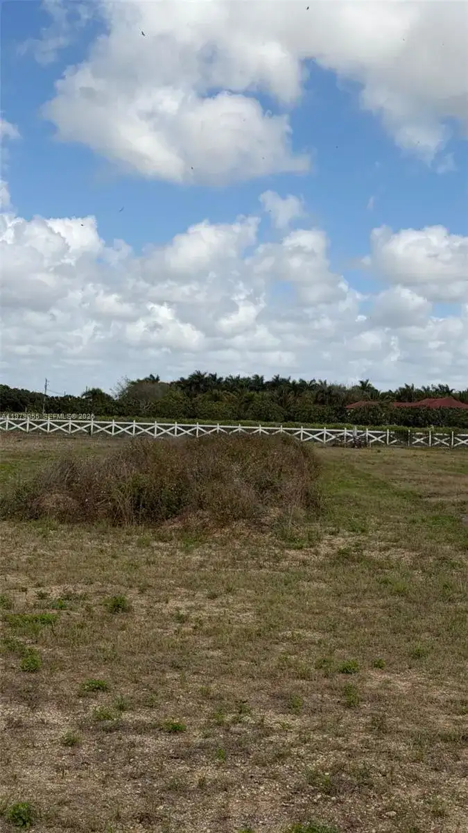 209 Avenue SW 37555, Homestead FL 33034 photo 2