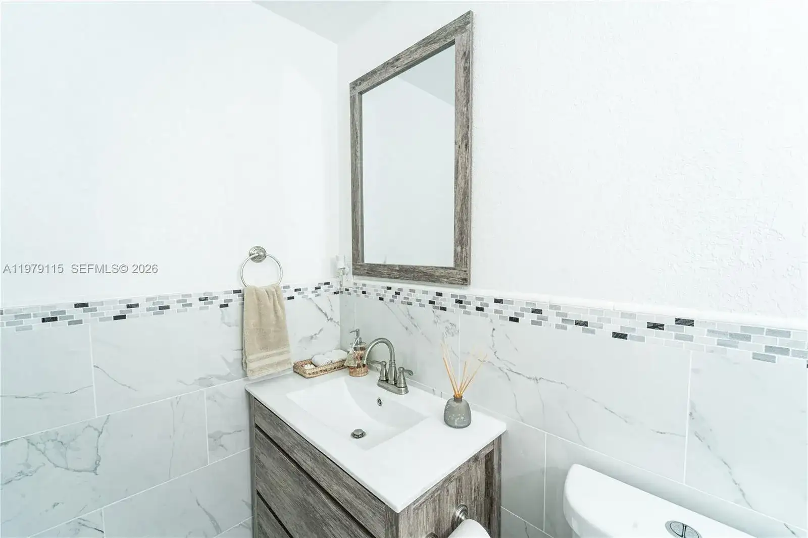 14172 NW 87th Ct, Miami Lakes FL 33018 photo 5