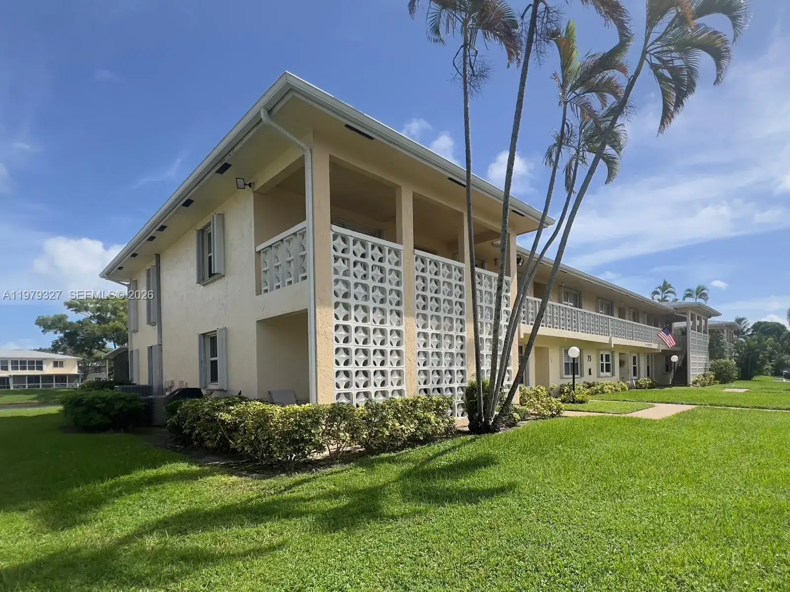 1421 NW 19th Ter # 102, Delray Beach FL 33445 photo 2