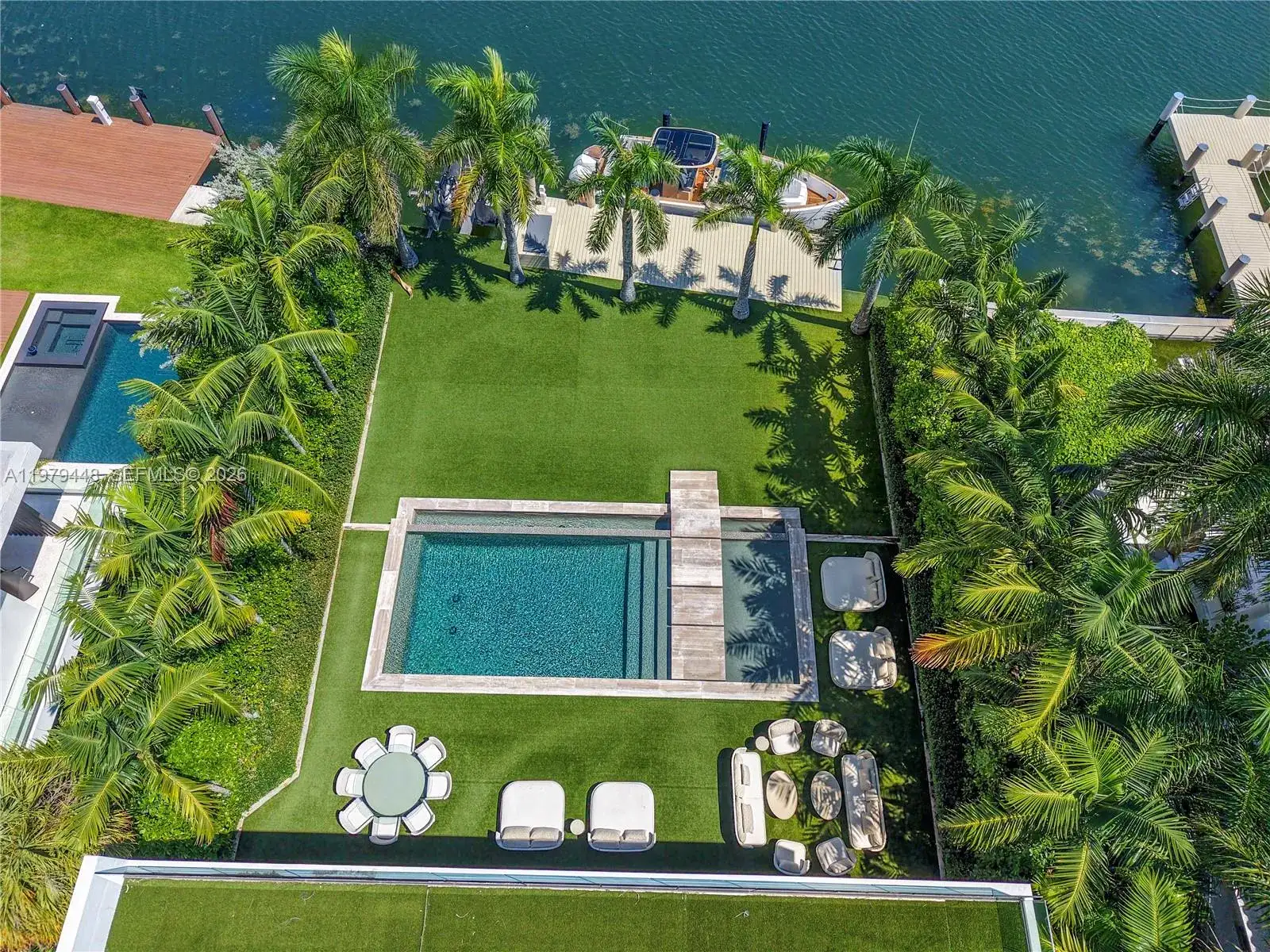 5501 Pine Tree Dr, Miami Beach FL 33140 photo 4