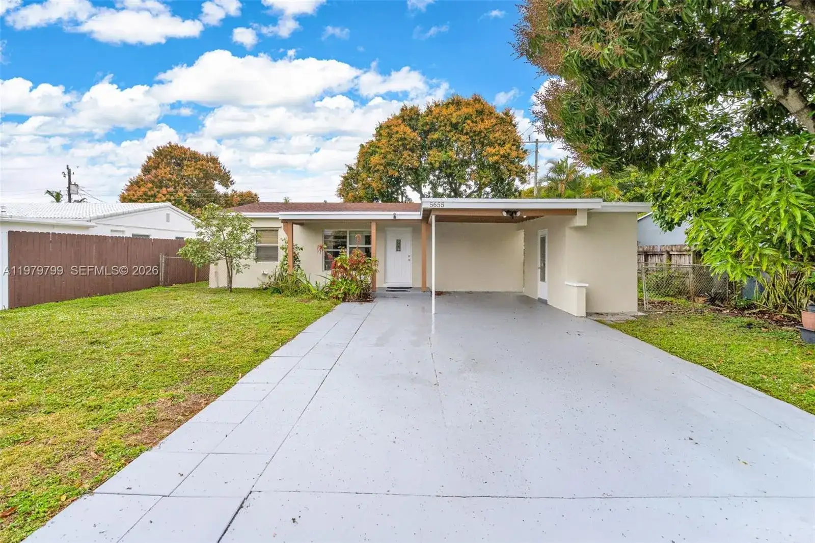 5655 NE 5th Ter, Oakland Park FL 33334 photo 2