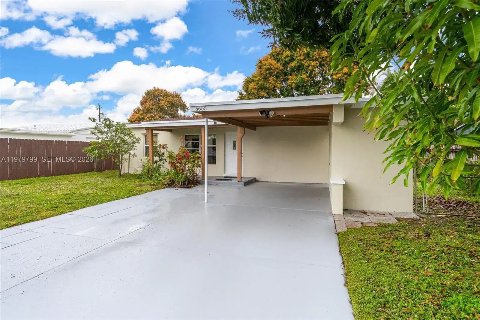5655 NE 5th Ter, Oakland Park FL 33334 photo 3