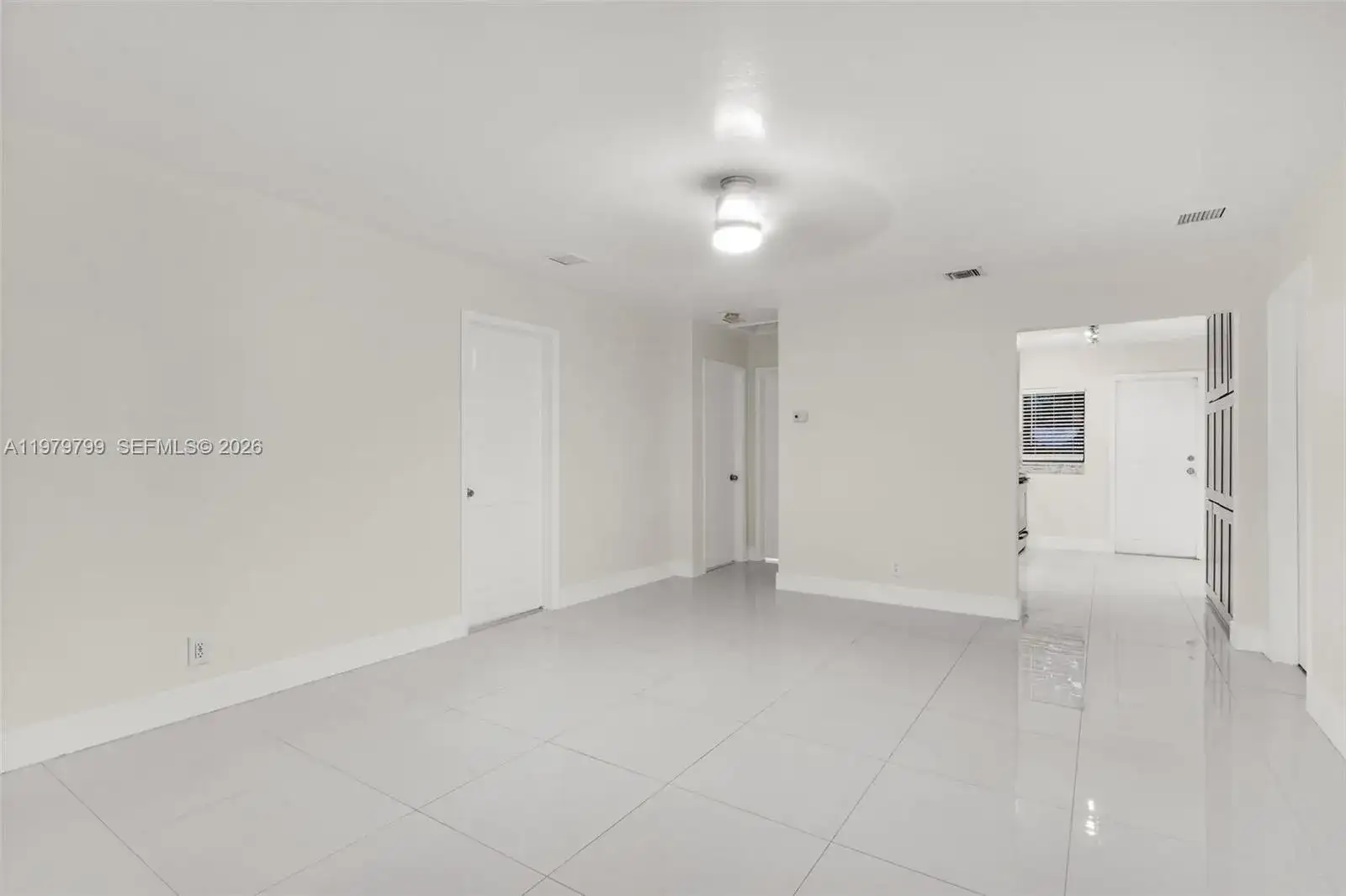 5655 NE 5th Ter, Oakland Park FL 33334 photo 4