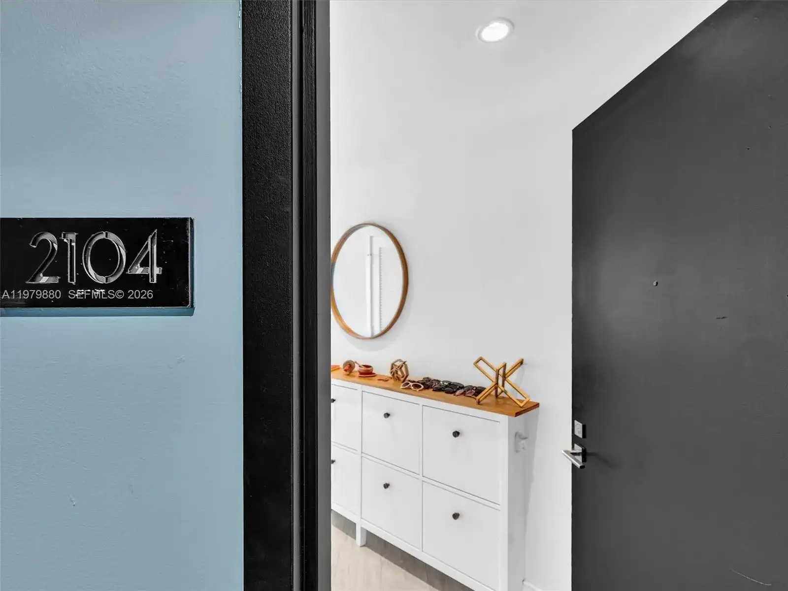 121 NE 34th St # 2104, Miami FL 33137 photo 2