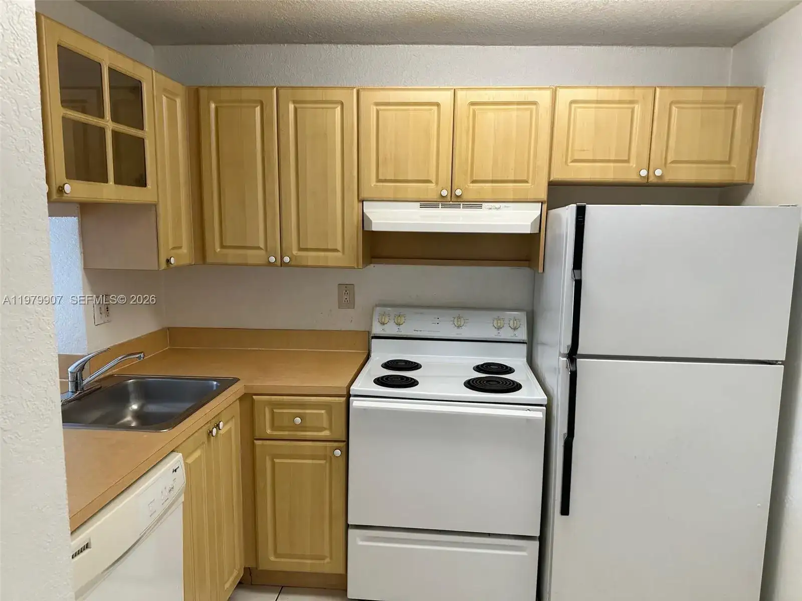 9350 Fontainebleau Blvd # 513, Miami FL 33172 photo 2