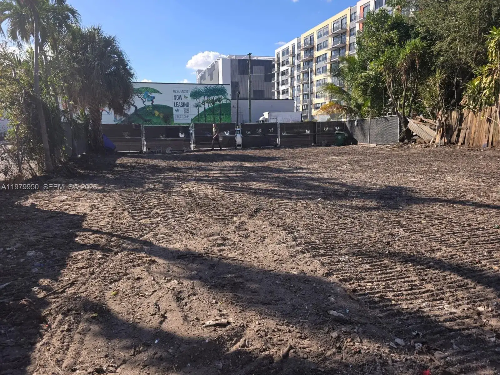 951 NW 37th Ave, Miami FL 33125 photo 3