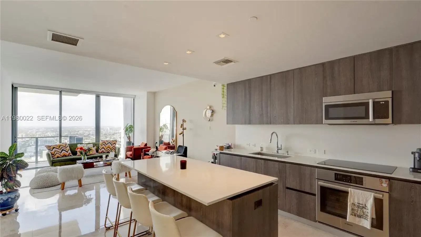 88 SW 7th St # 2706, Miami FL 33130 photo 2